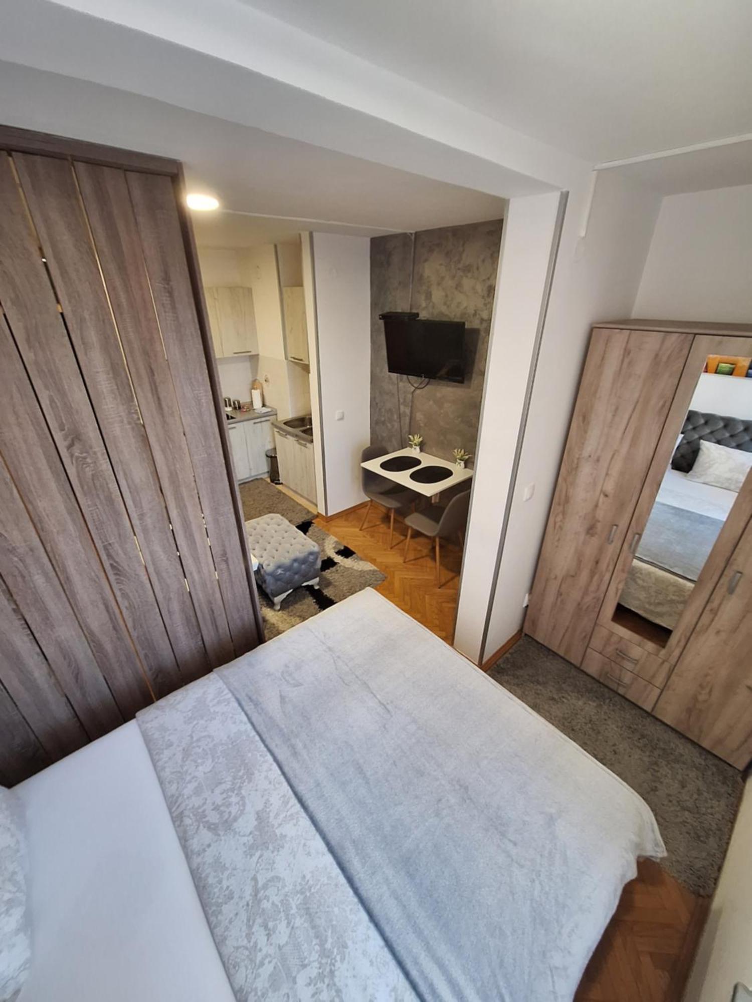 Appartamento Dado Apartman Kraljevo Esterno foto
